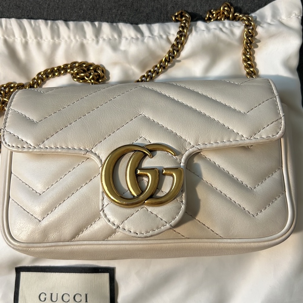 Gucci Marmont super mini in white